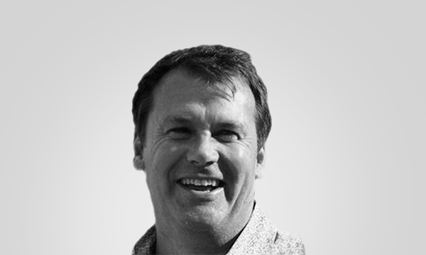 Portrait of Simon Hampel